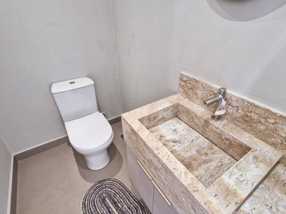 Casa à Venda no Condomínio Costa Nova Residence, em Massaguaçu com 3 suítes e 360m²