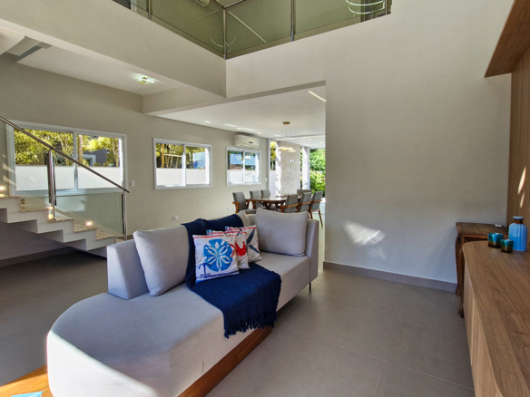 Casa à Venda no Condomínio Costa Nova Residence, em Massaguaçu com 3 suítes e 360m²