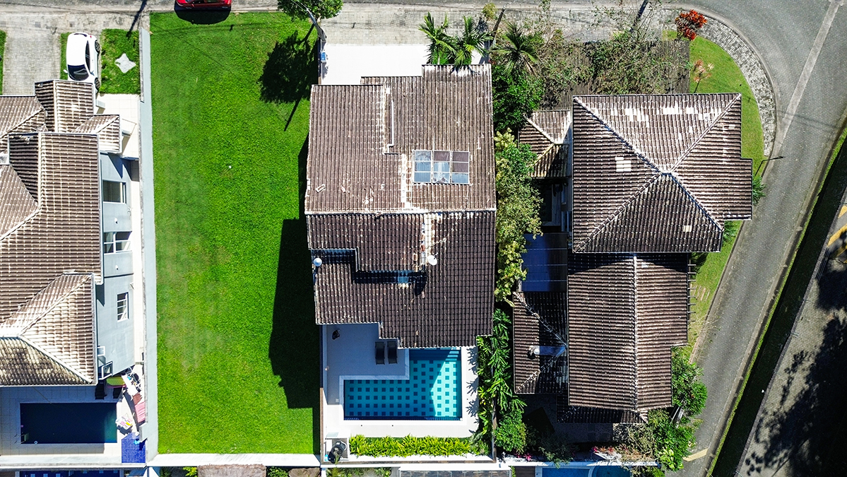 Casa à Venda no Condomínio Costa Nova Residence, em Massaguaçu com 3 suítes e 360m²