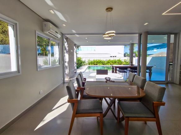 Casa à Venda no Condomínio Costa Nova Residence, em Massaguaçu com 3 suítes e 360m²