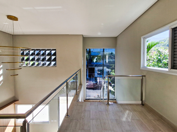 Casa à Venda no Condomínio Costa Nova Residence, em Massaguaçu com 3 suítes e 360m²