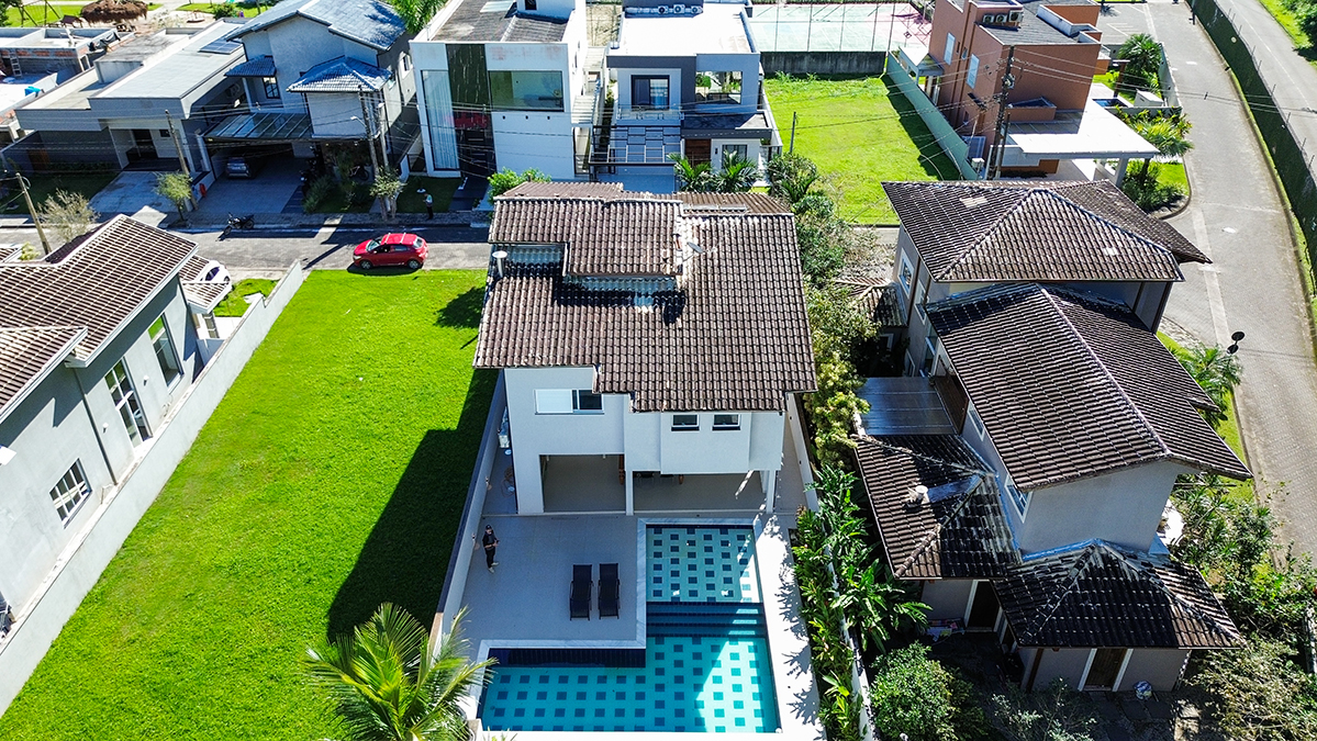 Casa à Venda no Condomínio Costa Nova Residence, em Massaguaçu com 3 suítes e 360m²