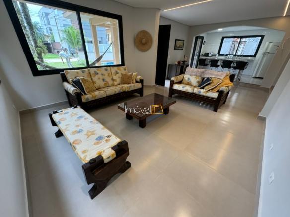 Casa para temporada em Ubatuba no Condomínio Salga Lagoinha com 7 quartos e 300m²