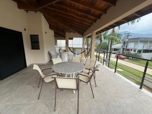 Casa para temporada em Ubatuba no Condomínio Salga Lagoinha com 7 quartos e 300m²