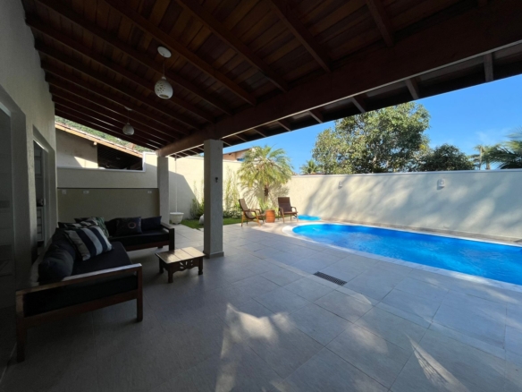 Casa para Venda em Caraguatatuba no Portal do Patrimônio na praia de Massaguaçu