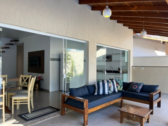 Casa para Venda em Caraguatatuba no Portal do Patrimônio na praia de Massaguaçu