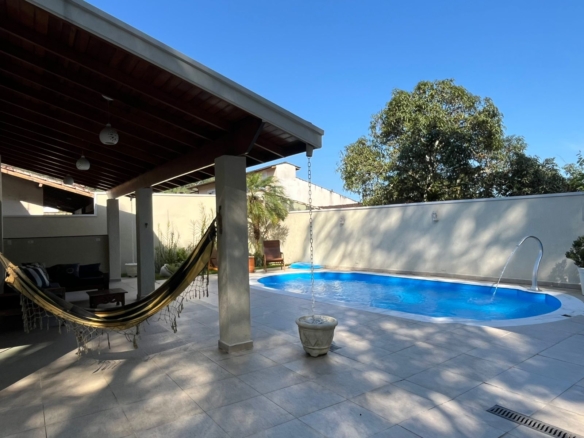 Casa para Venda em Caraguatatuba no Portal do Patrimônio na praia de Massaguaçu