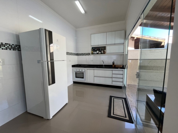 Casa para Venda em Caraguatatuba no Portal do Patrimônio na praia de Massaguaçu