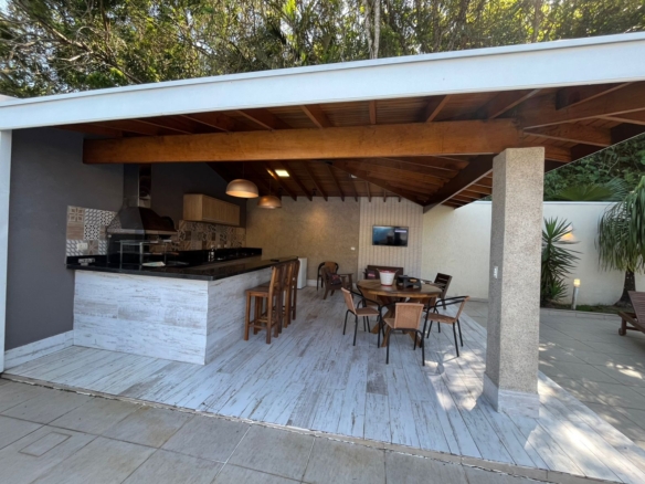Casa para Venda em Caraguatatuba no Portal do Patrimônio na praia de Massaguaçu