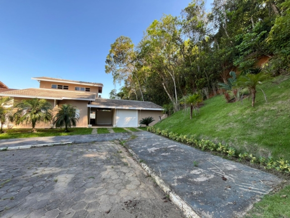 Casa para Venda em Caraguatatuba no Portal do Patrimônio na praia de Massaguaçu