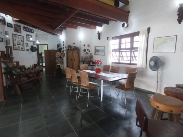 Casa em dois terrenos no Capricornio 2 em Caraguatatuba