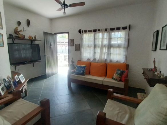 Casa em dois terrenos no Capricornio 2 em Caraguatatuba