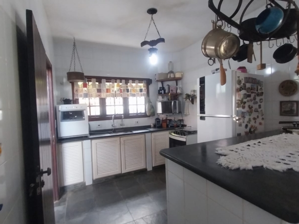 Casa em dois terrenos no Capricornio 2 em Caraguatatuba