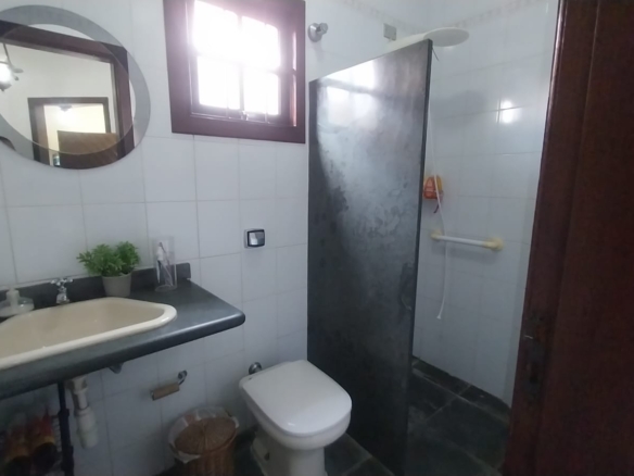 Casa em dois terrenos no Capricornio 2 em Caraguatatuba