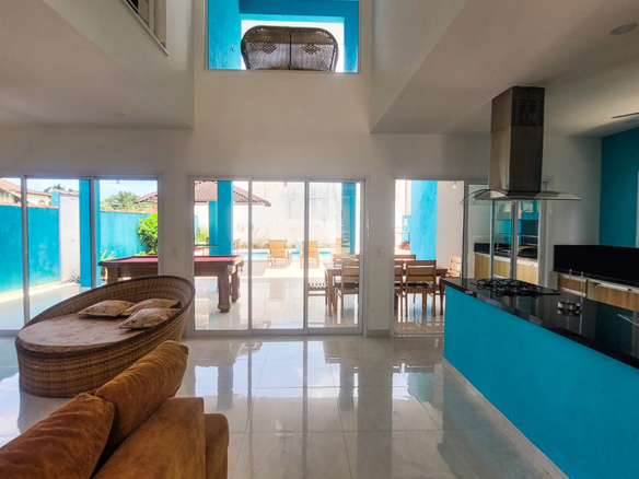 Casa de Condomínio para Venda com 5 quartos, em Praia da Mococa com 295m²