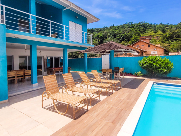 Casa de Condomínio para Venda com 5 quartos, em Praia da Mococa com 295m²