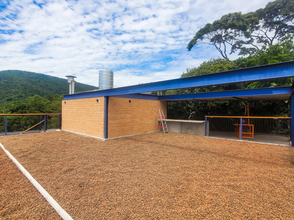 Casa para Venda e Temporada em Ubatuba no condomínio Praia do Pulso com 05 suítes e 580 m²