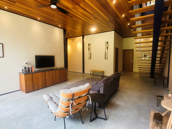 Casa para Venda e Temporada em Ubatuba no condomínio Praia do Pulso com 05 suítes e 580 m²