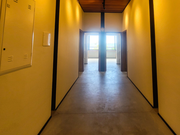 Casa para Venda e Temporada em Ubatuba no condomínio Praia do Pulso com 05 suítes e 580 m²