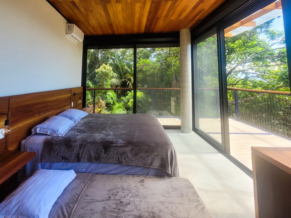 Casa para Venda e Temporada em Ubatuba no condomínio Praia do Pulso com 05 suítes e 580 m²