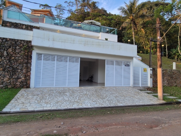 Casa a venda, no Recanto da Lagoinha, Praia da Lagoinha, com 5 quartos, 520 m²