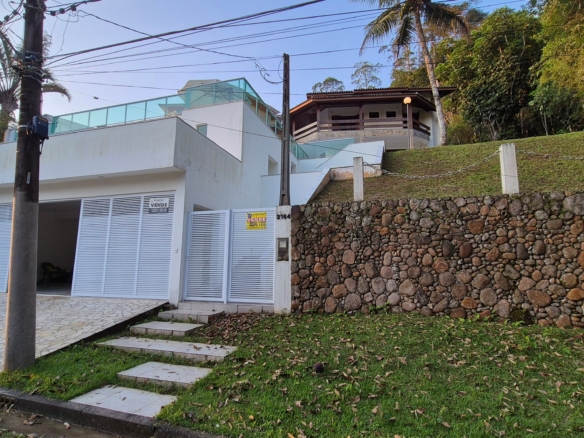 Casa a venda, no Recanto da Lagoinha, Praia da Lagoinha, com 5 quartos, 520 m²