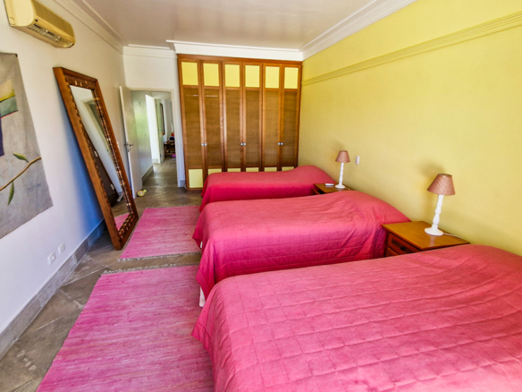 Casa para venda pé na areia, Condomínio Cocanha, contendo 06 dormitórios sendo 02 suítes, com 574m²