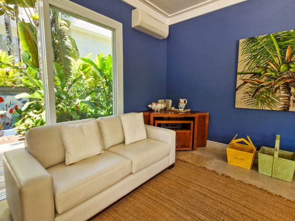 Casa para venda pé na areia, Condomínio Cocanha, contendo 06 dormitórios sendo 02 suítes, com 574m²