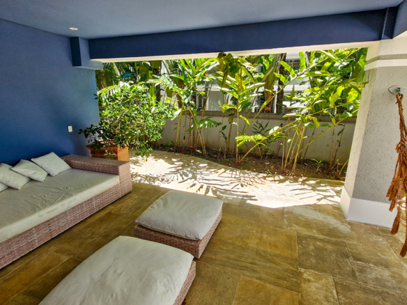 Casa para venda pé na areia, Condomínio Cocanha, contendo 06 dormitórios sendo 02 suítes, com 574m²