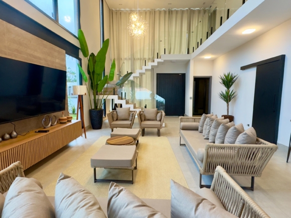 Casa a Venda e locação, na Praia da Lagoinha, 05 quartos, 360 m²