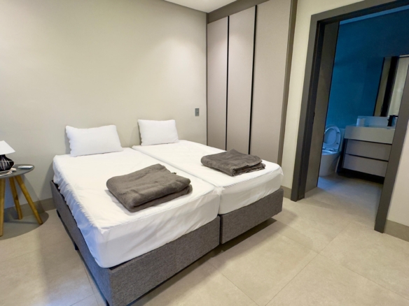 Casa a Venda e locação, na Praia da Lagoinha, 05 quartos, 360 m²