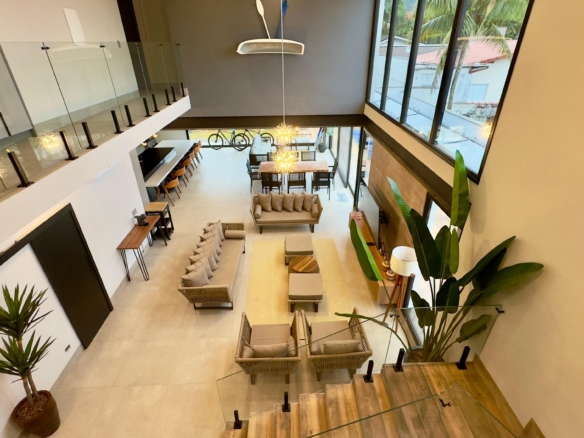 Casa a Venda e locação, na Praia da Lagoinha, 05 quartos, 360 m²