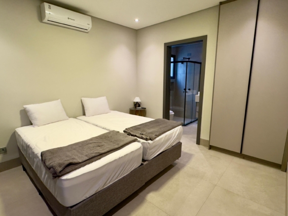 Casa a Venda e locação, na Praia da Lagoinha, 05 quartos, 360 m²