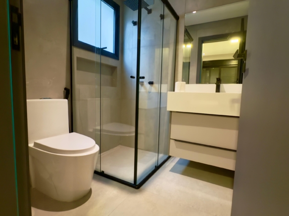 Casa a Venda e locação, na Praia da Lagoinha, 05 quartos, 360 m²