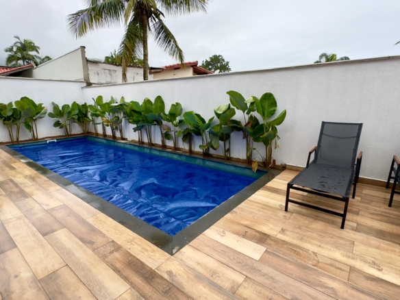 Casa a Venda e locação, na Praia da Lagoinha, 05 quartos, 360 m²