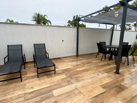 Casa a Venda e locação, na Praia da Lagoinha, 05 quartos, 360 m²