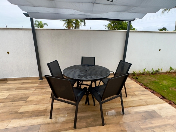 Casa a Venda e locação, na Praia da Lagoinha, 05 quartos, 360 m²