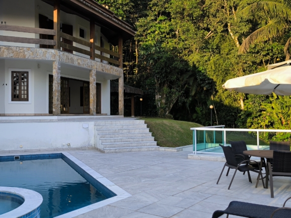 Casa a venda, no Recanto da Lagoinha, Praia da Lagoinha, com 5 quartos, 520 m²