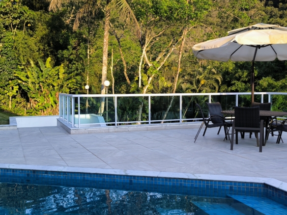 Casa a venda, no Recanto da Lagoinha, Praia da Lagoinha, com 5 quartos, 520 m²