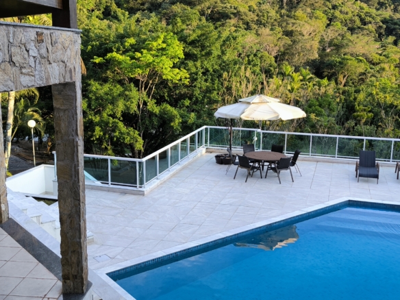 Casa a venda, no Recanto da Lagoinha, Praia da Lagoinha, com 5 quartos, 520 m²
