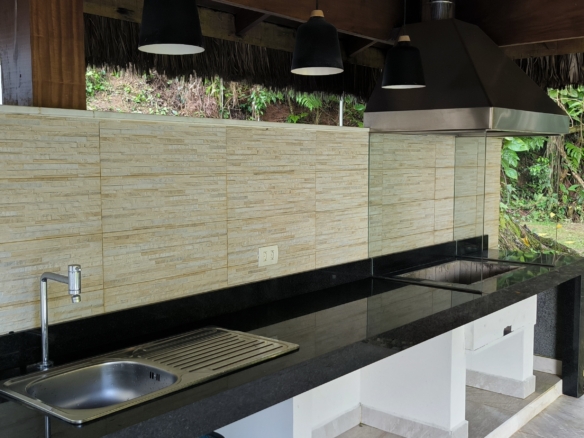 Casa a venda, no Recanto da Lagoinha, Praia da Lagoinha, com 5 quartos, 520 m²