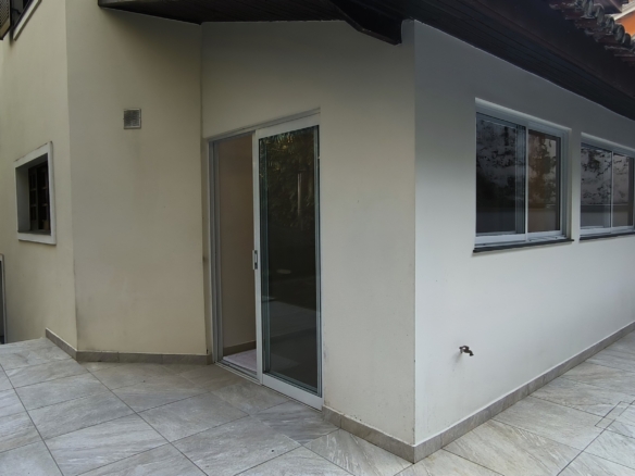 Casa a venda, no Recanto da Lagoinha, Praia da Lagoinha, com 5 quartos, 520 m²