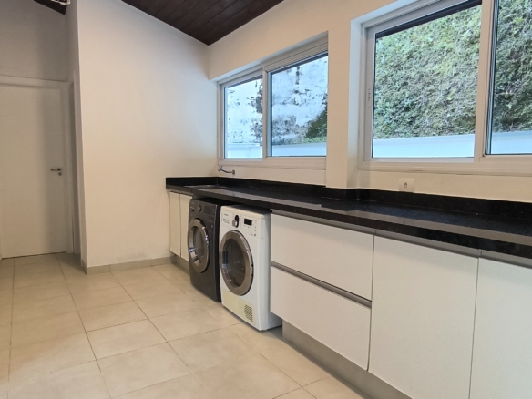 Casa a venda, no Recanto da Lagoinha, Praia da Lagoinha, com 5 quartos, 520 m²