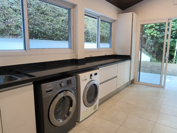 Casa a venda, no Recanto da Lagoinha, Praia da Lagoinha, com 5 quartos, 520 m²