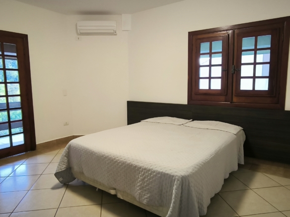 Casa a venda, no Recanto da Lagoinha, Praia da Lagoinha, com 5 quartos, 520 m²