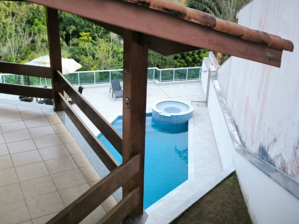 Casa a venda, no Recanto da Lagoinha, Praia da Lagoinha, com 5 quartos, 520 m²