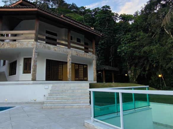 Casa a venda, no Recanto da Lagoinha, Praia da Lagoinha, com 5 quartos, 520 m²