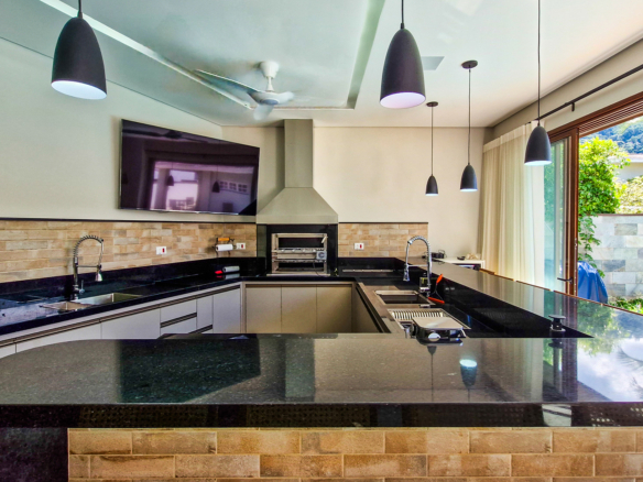 Casa à venda no Condomínio Costa Verde Tabatinga com 6 dormitórios e 550 m²