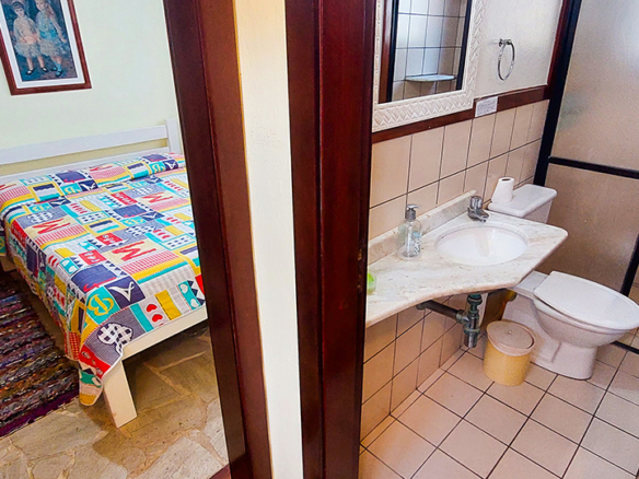 Casa para Locação Condomínio Costa Verde Tabatinga, contendo 05 suítes, com 400 m² de construção