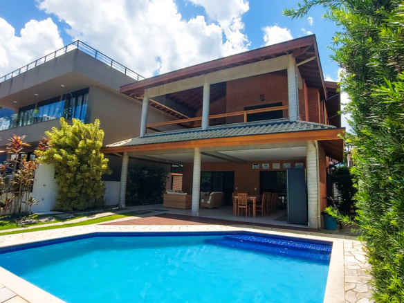 Casa para Venda, Frente Mar, no Condomínio Salga, Praia da Lagoinha, Ubatuba com 282 m²